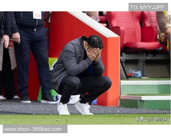 曼联解雇穆帅与滕哈赫的分手费揭秘总额达5490万镑 曼联解雇穆帅与滕哈赫的分手费揭秘总额达5490万镑