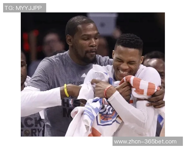 雷吉米勒呼吁退役威少杜兰特球衣伊巴卡哈登同样应获尊重 雷吉米勒呼吁退役威少杜兰特球衣伊巴卡哈登同样应获尊重