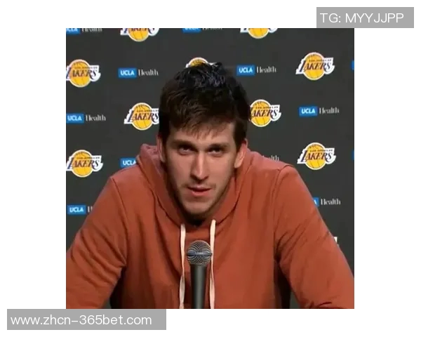 里弗斯强调字母缺席训练营为球队提供演练机会提升战术配合 里弗斯强调字母缺席训练营为球队提供演练机会提升战术配合