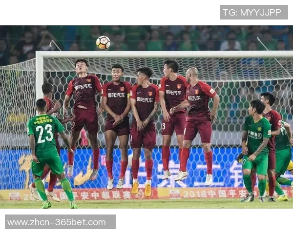 近600名国安球迷远征亚冠客场热情助威气氛火爆几乎反转主场优势 近600名国安球迷远征亚冠客场热情助威气氛火爆几乎反转主场优势